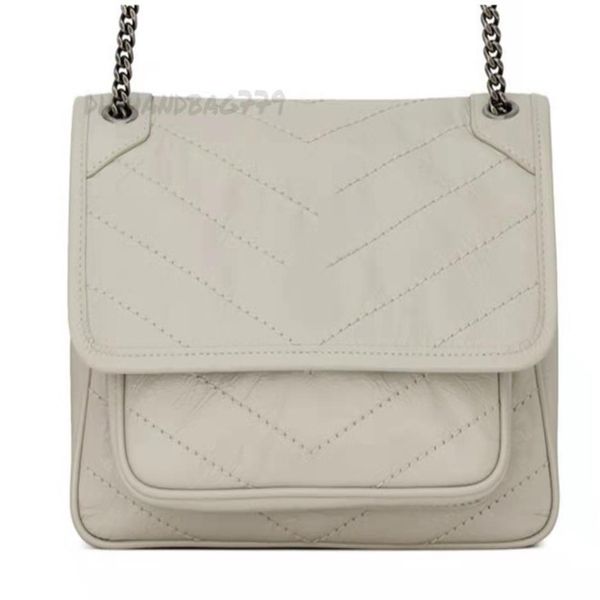 design a luxury city messenger bags genuine leather plain letter one shoulder niki aslant cortical chain package cover type bag cl270v
design a luxury city messenger bags genuine leather plain letter one shoulder niki aslant cortical chain package cover type bag cl270v