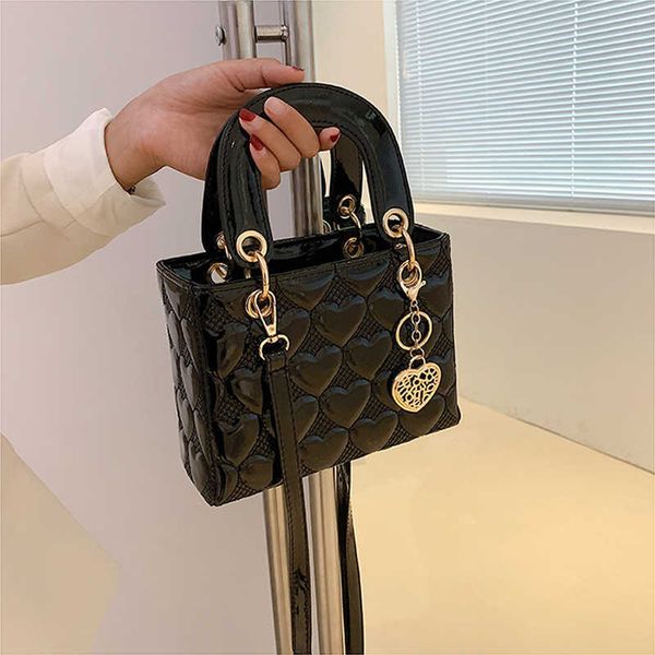 evening bags fashion handbag women brand luxury totes heartshaped pattern classic quilted square handle bag women crossbody shoulder bags j2
evening bags fashion handbag women brand luxury totes heartshaped pattern classic quilted square handle bag women crossbody shoulder bags j2