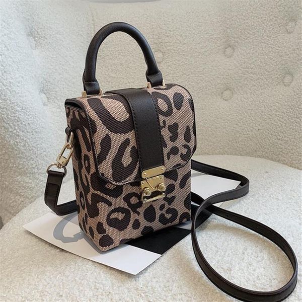 women wallet winter personalized vertical printing mobile phone bag street trend leopard handbag sweet and lovely bow ribbon gold 304l, Red;black
women wallet winter personalized vertical printing mobile phone bag street trend leopard handbag sweet and lovely bow ribbon gold 304l, Red;black