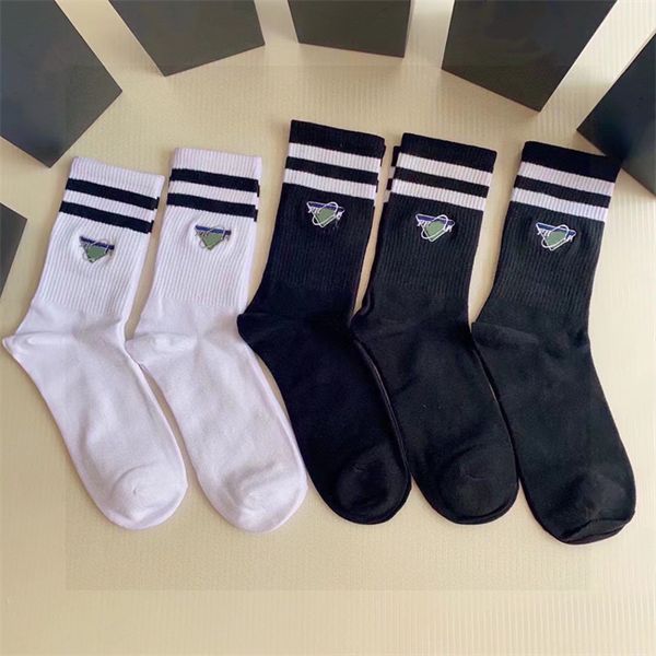 luxury stocking designer mens womens socks pure cotton stockings senior streets comfortabl sports sock embroidery cotton sock 5 pairs /gift, White;black 
luxury stocking designer mens womens socks pure cotton stockings senior streets comfortabl sports sock embroidery cotton sock 5 pairs /gift, White;black