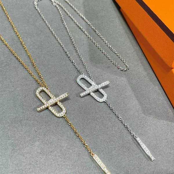 designer herms's new bag tassel necklace female 18k rose gold high edition pig nose full diamond ot buckle pendant clavicle chain, Black
designer herms's new bag tassel necklace female 18k rose gold high edition pig nose full diamond ot buckle pendant clavicle chain, Black