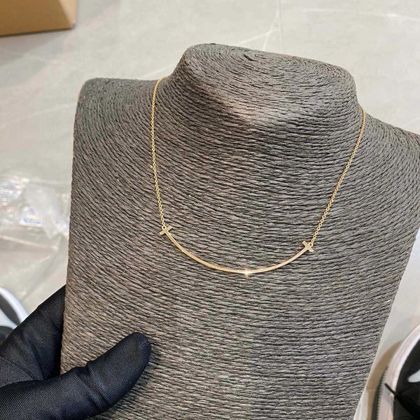 v gold second generation smile large necklace double tcnc18k rose face tiffy smooth collar chain, Black
v gold second generation smile large necklace double tcnc18k rose face tiffy smooth collar chain, Black