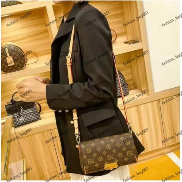 2023womens messenger bag fashion luxurys designers bags men bag mens shoulder lady totes purse handbags crossbody backpack wallet 292f
2023womens messenger bag fashion luxurys designers bags men bag mens shoulder lady totes purse handbags crossbody backpack wallet 292f