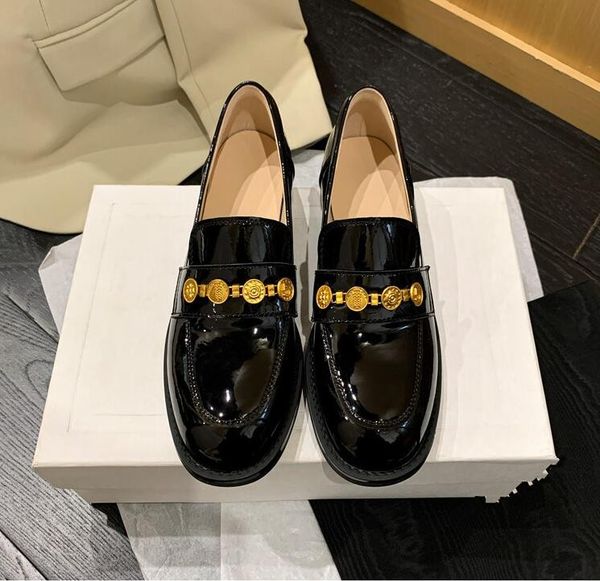 cow patent leather buckle leather shoes white black low driving loafers women single shoes
cow patent leather buckle leather shoes white black low driving loafers women single shoes