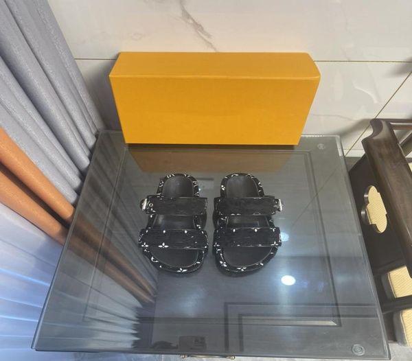 luxury brand designer women platform perforated sandals slippers made of transparent materials fashionable lovely sunny beach7271274, Black
luxury brand designer women platform perforated sandals slippers made of transparent materials fashionable lovely sunny beach7271274, Black
