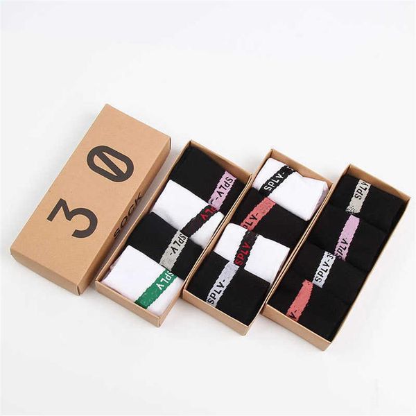 2021 mens socks classic letter men fashion sock casual cotton printed 4 pairs box334h, Black
2021 mens socks classic letter men fashion sock casual cotton printed 4 pairs box334h, Black