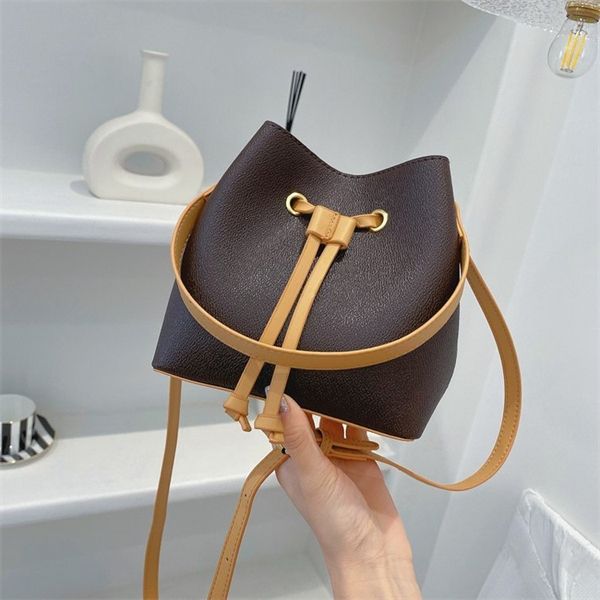 fashion louiseitys luxurys handbag neonoe bucket bag m44020 tote bag vuttonse shoulder bag designer bag woman messenger bag designer handbag
fashion louiseitys luxurys handbag neonoe bucket bag m44020 tote bag vuttonse shoulder bag designer bag woman messenger bag designer handbag