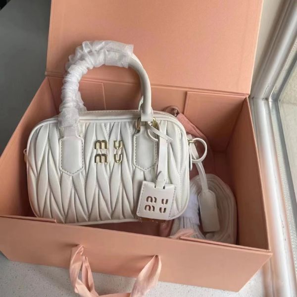miui matelasse cosmetic clutch bags miu hobo fashion luxurys the tote bag womens handbag mens designer bag crossbody genuine leather travel
miui matelasse cosmetic clutch bags miu hobo fashion luxurys the tote bag womens handbag mens designer bag crossbody genuine leather travel