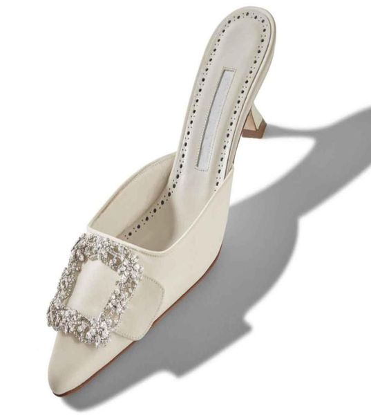 23ss elegant brand may sandals shoes jewel black satin slingback square crystal buckle mules stiletto kitten heel lady pumps 6530481
23ss elegant brand may sandals shoes jewel black satin slingback square crystal buckle mules stiletto kitten heel lady pumps 6530481