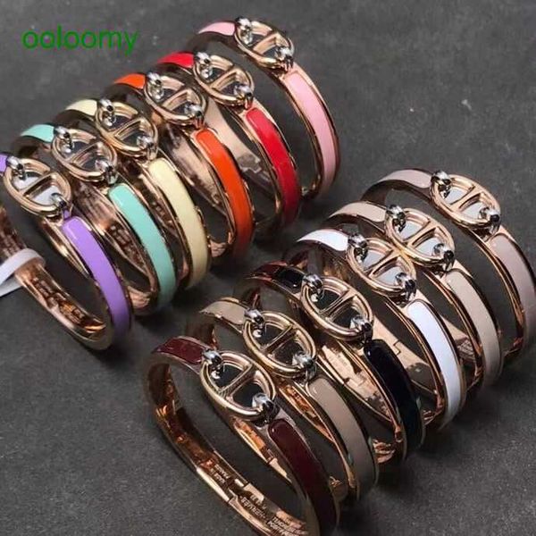 hemrres designer bracelet gold bracelet for women bracelet new style 2023 autumn and winter pig nose color high-grade temperament simple shi, Black
hemrres designer bracelet gold bracelet for women bracelet new style 2023 autumn and winter pig nose color high-grade temperament simple shi, Black