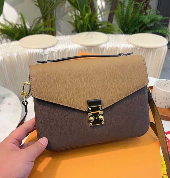 evening bags brand luxurys men messenger bag crossbody women cosmetic totes handbag ladies wallet shoulder bags purses gift designer bags
evening bags brand luxurys men messenger bag crossbody women cosmetic totes handbag ladies wallet shoulder bags purses gift designer bags