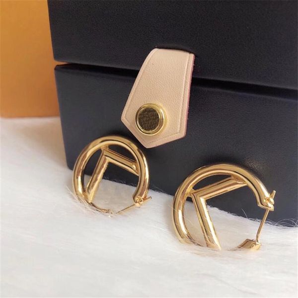 design fashion style exquisite earrings elegant women simple lovely earring stud 21070903zy2574, Golden;silver
design fashion style exquisite earrings elegant women simple lovely earring stud 21070903zy2574, Golden;silver