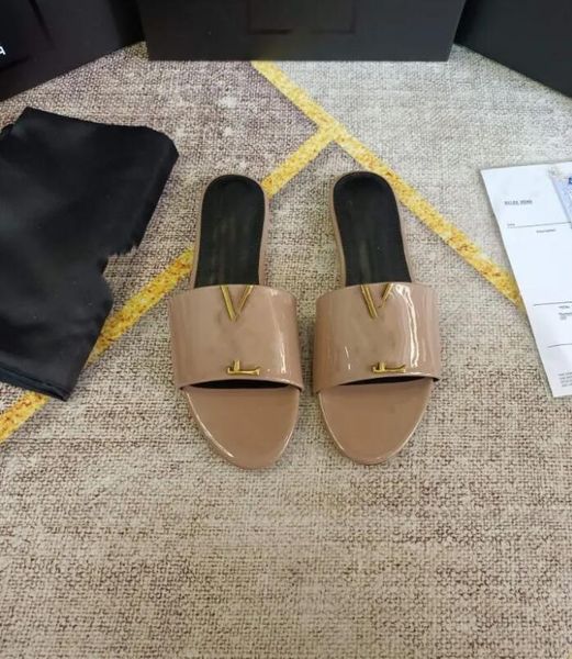 2021 luxuries designer men's women's slippers sandals shoes slide summer fashion wide flat flip flops with box size 35-42 01, Black
2021 luxuries designer men's women's slippers sandals shoes slide summer fashion wide flat flip flops with box size 35-42 01, Black