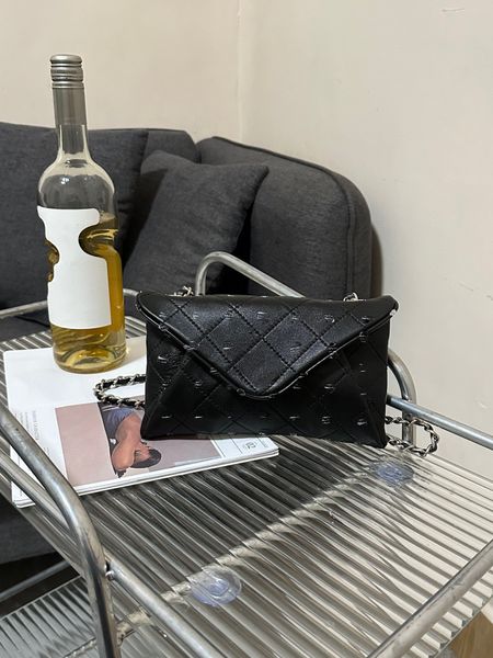 fashionable cc bag shoulder bag for women's large capacity envelope bag with metal buckle logo diamond pattern leather designer chain l
fashionable cc bag shoulder bag for women's large capacity envelope bag with metal buckle logo diamond pattern leather designer chain l