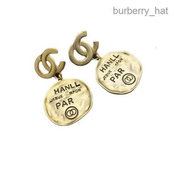 18k gold plated 925 silver luxury brand designers letters stud earrings style women crystal rhinestone pearl earring wedding party jewerlry, Golden;silver
18k gold plated 925 silver luxury brand designers letters stud earrings style women crystal rhinestone pearl earring wedding party jewerlry, Golden;silver