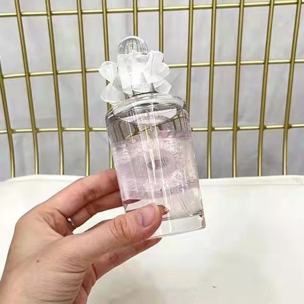 wholesale luxury lady perfume white rose 100ml body spray edp fragrance glass bottles fast ship
wholesale luxury lady perfume white rose 100ml body spray edp fragrance glass bottles fast ship