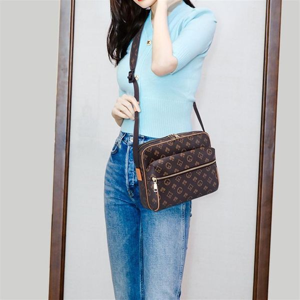 designers mens crossbody bags luxury men briefcases brand nylon messenger envelope bag fashion purses single shoulder school with 256g
designers mens crossbody bags luxury men briefcases brand nylon messenger envelope bag fashion purses single shoulder school with 256g