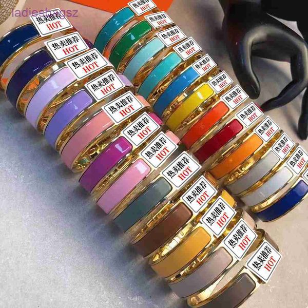 original edition hermss aijia h titanium steel bracelet high version letter enamel couple style stainless has logo 2i0o, Black
original edition hermss aijia h titanium steel bracelet high version letter enamel couple style stainless has logo 2i0o, Black
