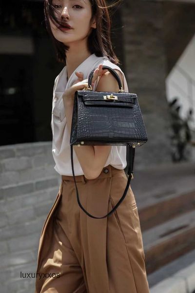outdoor bags bag 2023 mini grain designer crocodile leather head layer cow kellies women's one shoulder cross body ize3
outdoor bags bag 2023 mini grain designer crocodile leather head layer cow kellies women's one shoulder cross body ize3