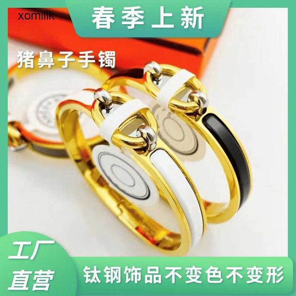 hermm designer bracelet h letter buckle high edition bracelet pig nose enamel classic couple rose gold fashion versatile, Black
hermm designer bracelet h letter buckle high edition bracelet pig nose enamel classic couple rose gold fashion versatile, Black