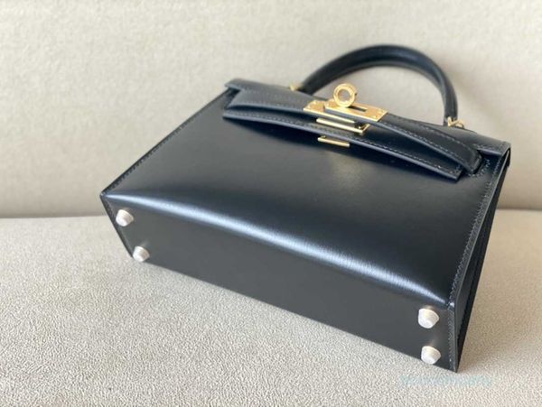 herm es leather 2023 designer kelly 2 swift bags genuine bag box black gold glossy face bag women's bag mini bag crossbody bag 19cm 9x4
herm es leather 2023 designer kelly 2 swift bags genuine bag box black gold glossy face bag women's bag mini bag crossbody bag 19cm 9x4