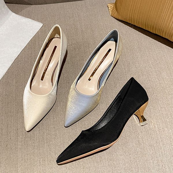 dress shoes chic metal heels pointed toe silk pumps woman thin med-high heels shoes for women slip on shallow talons hauts big size 34-43 23, Black
dress shoes chic metal heels pointed toe silk pumps woman thin med-high heels shoes for women slip on shallow talons hauts big size 34-43 23, Black