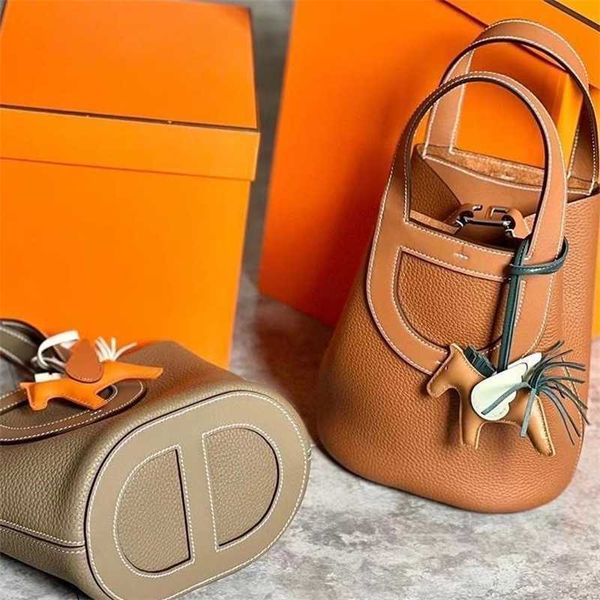 herms totes fashion bags drawstring new vegetable basket pig nose bag water bucket women's bag layer cowhide large capacity one shoulde
herms totes fashion bags drawstring new vegetable basket pig nose bag water bucket women's bag layer cowhide large capacity one shoulde