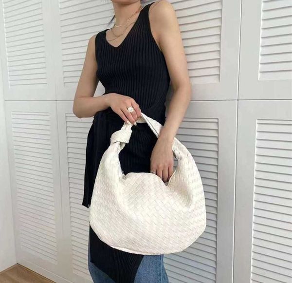 2022 fashion bags hand- luxury woven leather printing large-capacity shoulder bag ladies pu knotted handle casual handi
2022 fashion bags hand- luxury woven leather printing large-capacity shoulder bag ladies pu knotted handle casual handi