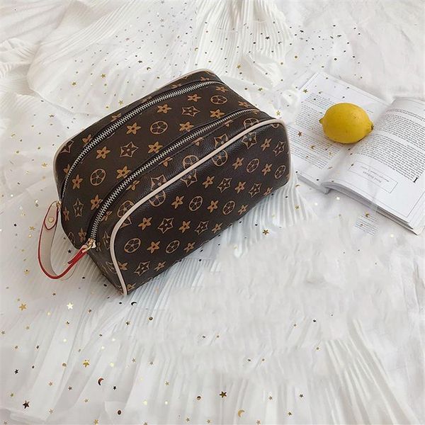 fashion luxurys designers double zipper cosmetic bags cases large capacity fold organizer storage hanging bag waterproof woman clu250y
fashion luxurys designers double zipper cosmetic bags cases large capacity fold organizer storage hanging bag waterproof woman clu250y