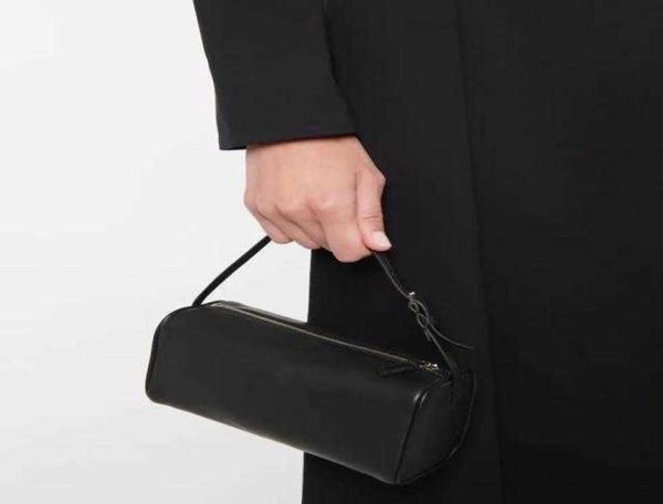 designer bags leather therow pencil bag simple handbag 90s cow leather penholder mini armpit solid fashion classic tote bag the r8380233
designer bags leather therow pencil bag simple handbag 90s cow leather penholder mini armpit solid fashion classic tote bag the r8380233
