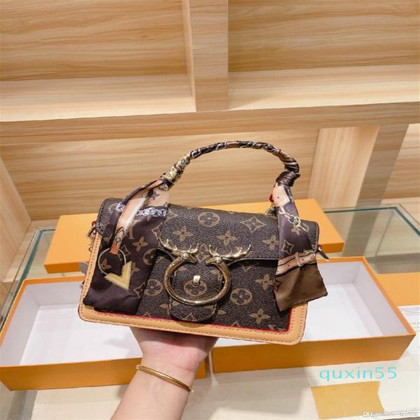 women luxurys designers bags classic stylish casual postman bag with diagonal straps holding 22 16cm cowhide handbag242a
women luxurys designers bags classic stylish casual postman bag with diagonal straps holding 22 16cm cowhide handbag242a