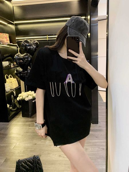 23ss womens designer clothing tee womens t-shirt round neck pure cotton color pearl diamond chain logo embroidery casual short sleeve t shir, White
23ss womens designer clothing tee womens t-shirt round neck pure cotton color pearl diamond chain logo embroidery casual short sleeve t shir, White