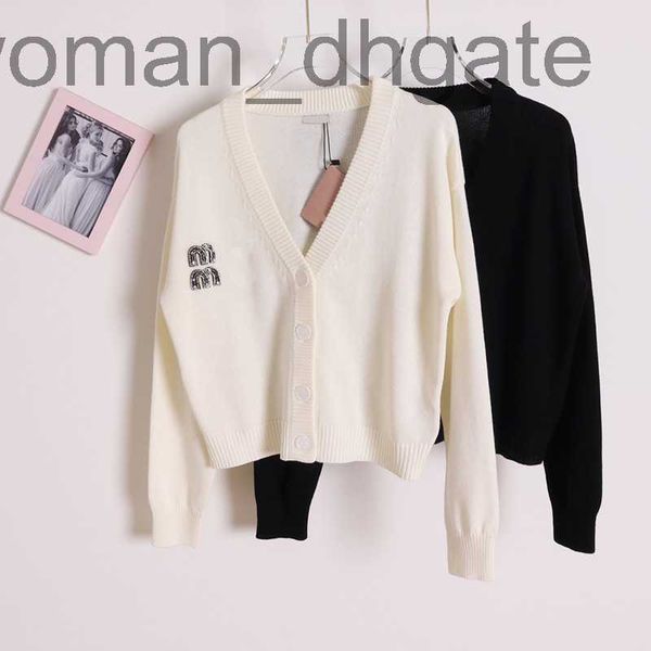 women's knits & tees designer autumn and winter new western style beaded diamond letter long sleeve cashmere cardigan coat round neck k, White
women's knits & tees designer autumn and winter new western style beaded diamond letter long sleeve cashmere cardigan coat round neck k, White