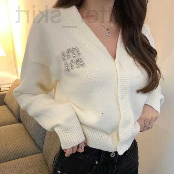 women's sweaters designer fashion womens wool sweater embroidery knit cardigan sweaters women woolen jacket v-neck knitwear 1bjp, White;black
women's sweaters designer fashion womens wool sweater embroidery knit cardigan sweaters women woolen jacket v-neck knitwear 1bjp, White;black