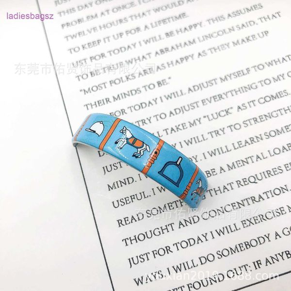 original bangle hermss h021 new enamel pattern bracelet for men and women titanium steel love horse colorful gold jewelry has hat4 2 with lo, Black
original bangle hermss h021 new enamel pattern bracelet for men and women titanium steel love horse colorful gold jewelry has hat4 2 with lo, Black