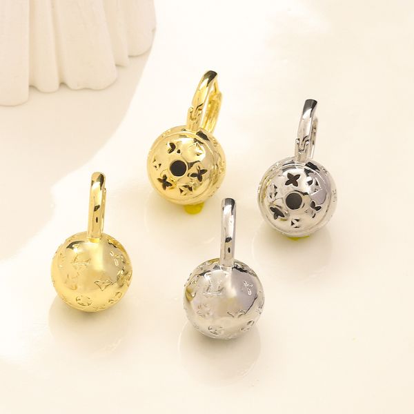 elegant and high-end ear buckle earrings, cross-border cool style, l family donkey letter, four leaf grass ball ear jewelry, Golden;silver
elegant and high-end ear buckle earrings, cross-border cool style, l family donkey letter, four leaf grass ball ear jewelry, Golden;silver
