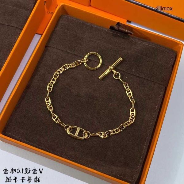hermm designer bracelet v gold pig nose bracelet ot buckle simple and versatile 2023 new lsg5, Black
hermm designer bracelet v gold pig nose bracelet ot buckle simple and versatile 2023 new lsg5, Black