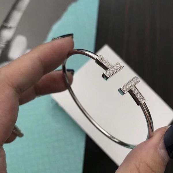 2023 silver diamonds crystal letter bangle bracelet luxury designer women stainless steel bangle, Black
2023 silver diamonds crystal letter bangle bracelet luxury designer women stainless steel bangle, Black