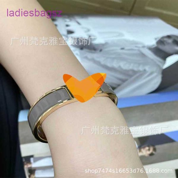 original bangle hermss high letter enamel h bracelet women's and men's couple buckle 925 silver 18k rose gold same style has e747, Black
original bangle hermss high letter enamel h bracelet women's and men's couple buckle 925 silver 18k rose gold same style has e747, Black