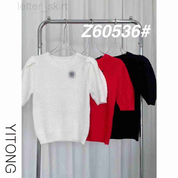 women's knits & tees designer 2023 spring/summer new triumphal arch small leather emblem decoration bubble sleeve short knitted shirt f, White
women's knits & tees designer 2023 spring/summer new triumphal arch small leather emblem decoration bubble sleeve short knitted shirt f, White