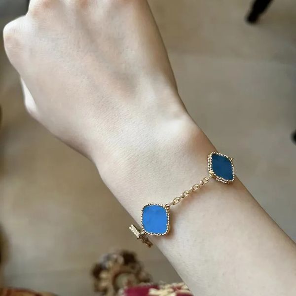 van 5 clovers bracelet vintage alhambras five pendants bracelet for woman mans chain motifs bracelet 18k gold agate shell flower mother-of-p, Golden;silver
van 5 clovers bracelet vintage alhambras five pendants bracelet for woman mans chain motifs bracelet 18k gold agate shell flower mother-of-p, Golden;silver