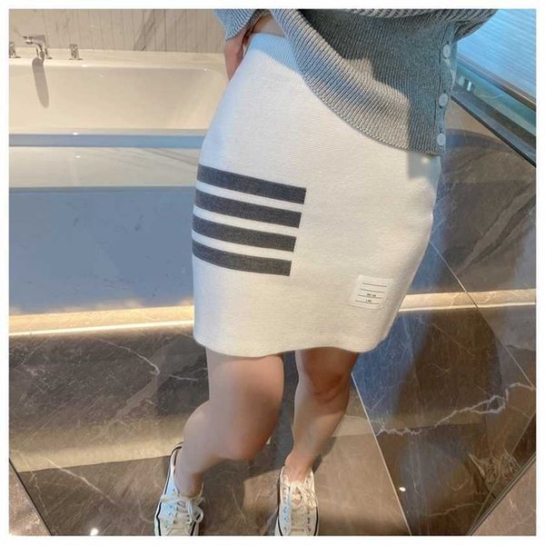 26% off spring/summer new four bar knitted short waffle pattern tb wrapped hip waist a-line half length skirt for women, Black
26% off spring/summer new four bar knitted short waffle pattern tb wrapped hip waist a-line half length skirt for women, Black