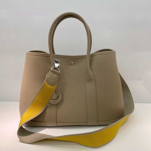 designer herbag garden party evening 2023 new cow hand women's h soft leather garden messenger bag cukh
designer herbag garden party evening 2023 new cow hand women's h soft leather garden messenger bag cukh
