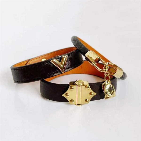 luxury designer jewelry women leather bracelet with heart lock hardware charm pu bracelets four leaf flower pattern gold bag penda210c, Golden;silver
luxury designer jewelry women leather bracelet with heart lock hardware charm pu bracelets four leaf flower pattern gold bag penda210c, Golden;silver