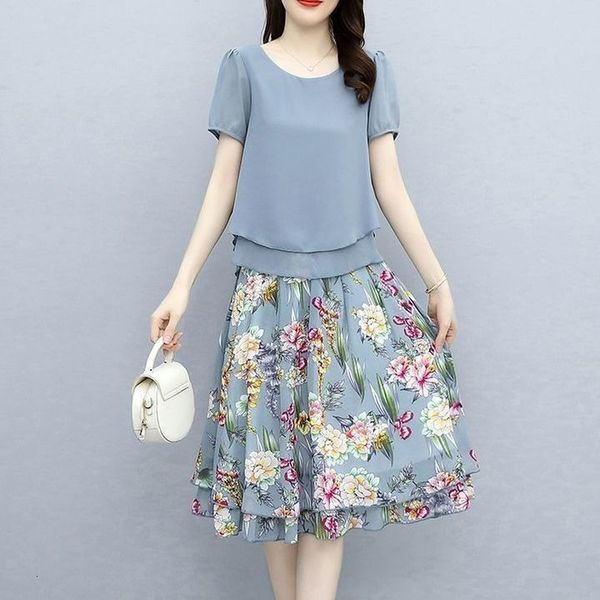 two piece dress two piece sets women summer chiffon print shirt and midi skirts 2pcs set female korean casual office skirt suit 5xl e68 2304, White
two piece dress two piece sets women summer chiffon print shirt and midi skirts 2pcs set female korean casual office skirt suit 5xl e68 2304, White