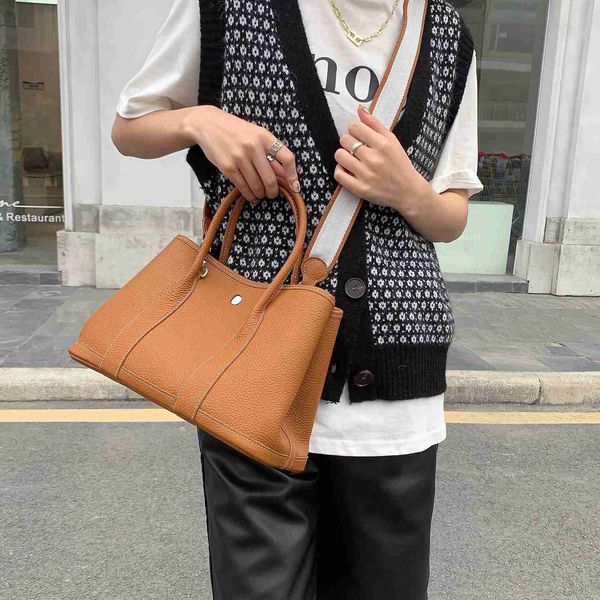 designer herbag garden party evening women's 2023 new layer cowhide garden single shoulder messenger large capacity portable tote bag f
designer herbag garden party evening women's 2023 new layer cowhide garden single shoulder messenger large capacity portable tote bag f