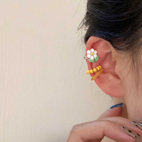 charm personality green leaf flower ear cuffs clip earrings for women girls cute resin bead no piercing aesthetic earring jewelry gift aa230, Golden
charm personality green leaf flower ear cuffs clip earrings for women girls cute resin bead no piercing aesthetic earring jewelry gift aa230, Golden