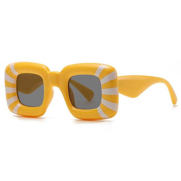 sunglasses women stripe square y2k sunglasses trendy punk sun glasses for men vintage thick frame shades uv400 eyewear party eyeglasses j230, White;black
sunglasses women stripe square y2k sunglasses trendy punk sun glasses for men vintage thick frame shades uv400 eyewear party eyeglasses j230, White;black