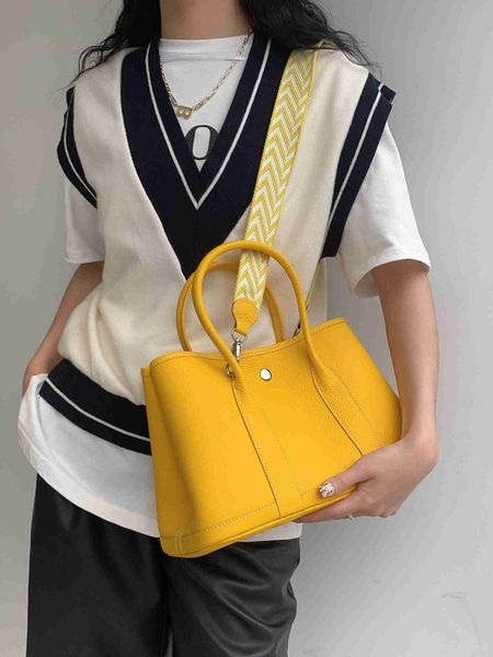 designer herbag garden party evening new garden fashion first layer cowhide versatile large capacity women's hand pure leather tote bag
designer herbag garden party evening new garden fashion first layer cowhide versatile large capacity women's hand pure leather tote bag