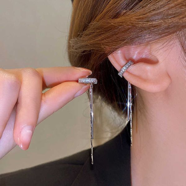 charm silver color crystal tassel non-piercing cuff ear clip earring for women shiny rhinestone chain fake cartilage piercing jewelry aa2305, Golden
charm silver color crystal tassel non-piercing cuff ear clip earring for women shiny rhinestone chain fake cartilage piercing jewelry aa2305, Golden